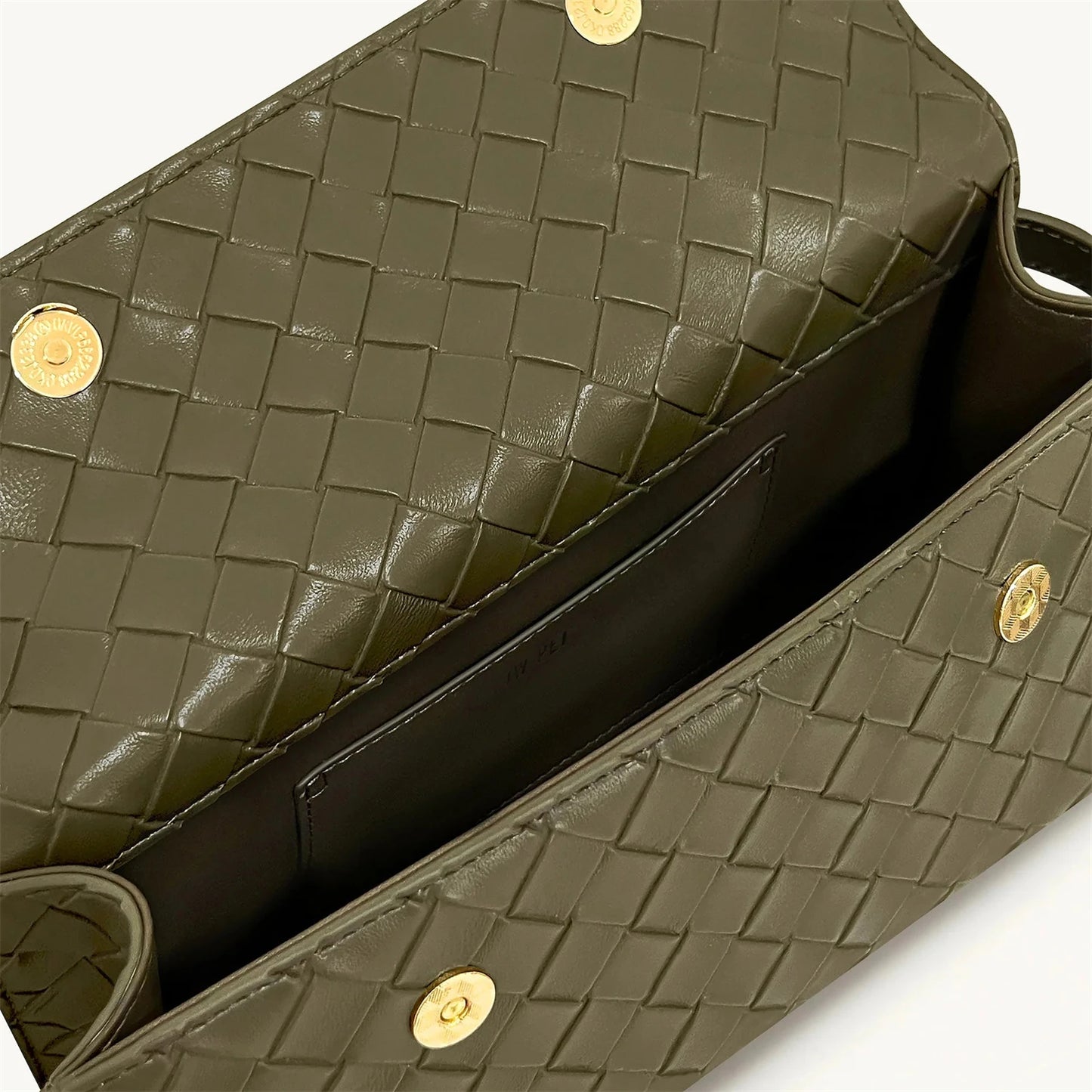 Bolsa Feminina de Mão com Textura Trançada com Fecho Dourado