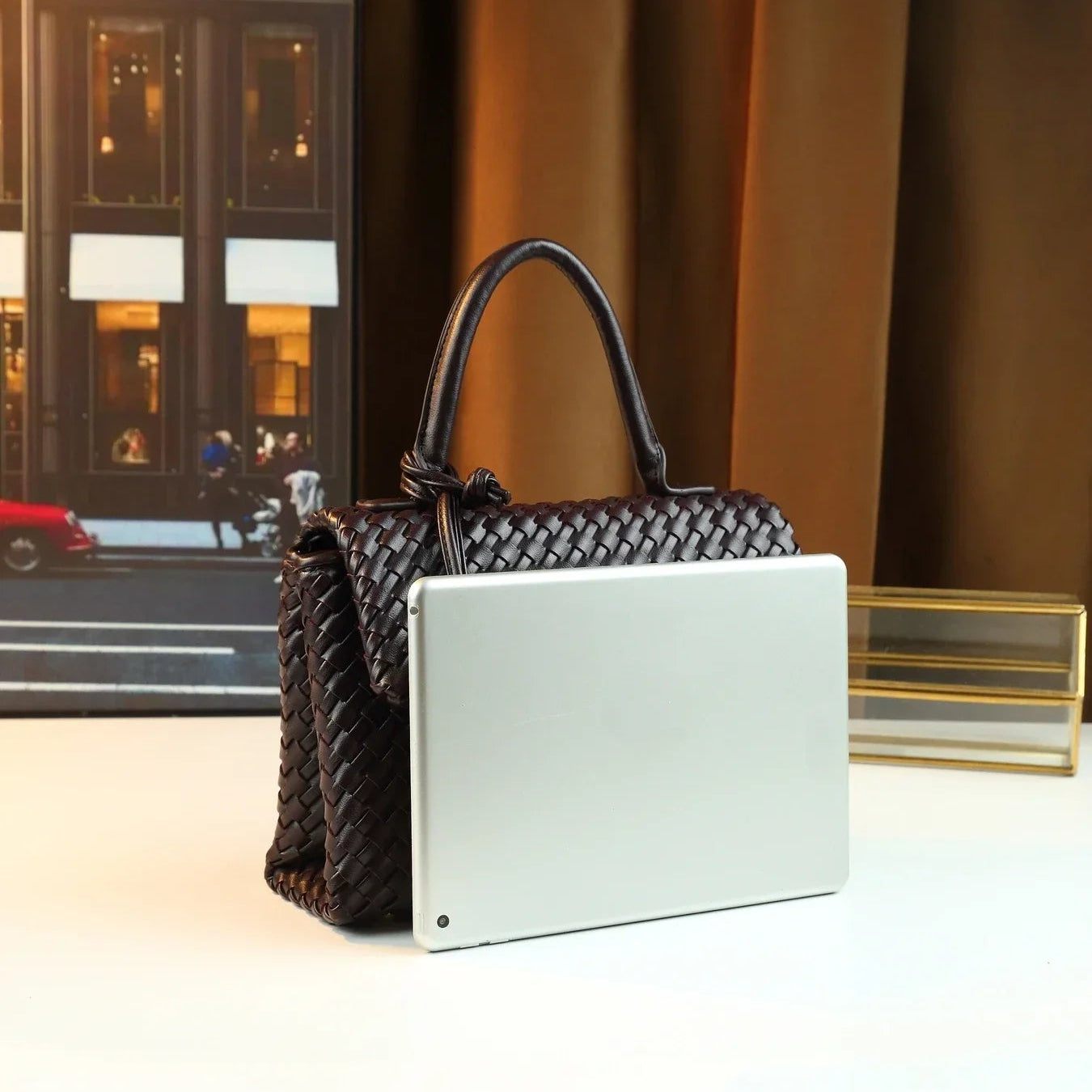 Bolsa Feminina Estruturada Trançada em Couro Marrom