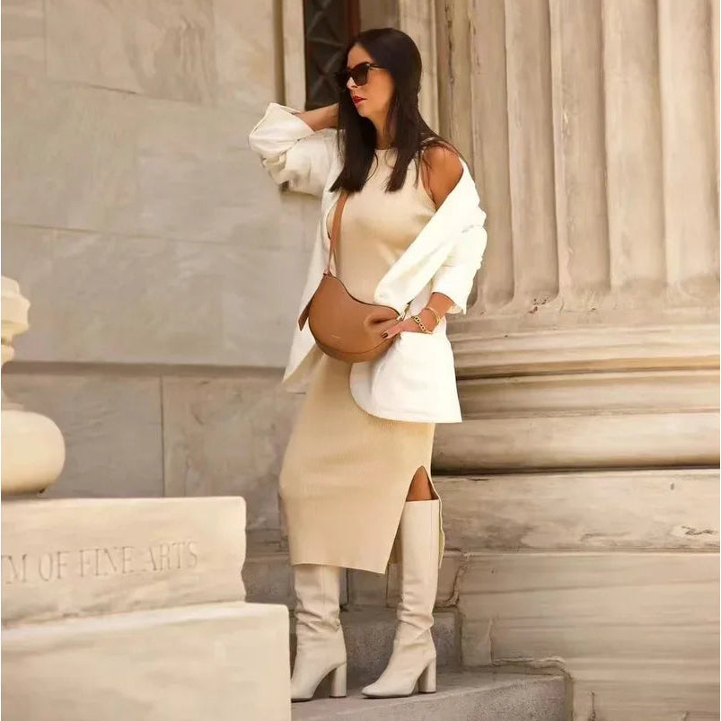 Bolsa feminina com design minimalista, feita em couro ecológico premium. Ideal para looks elegantes