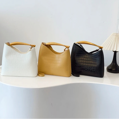 Bolsa Feminina com Textura Croco e Alça Dourada – Elegante e Premium