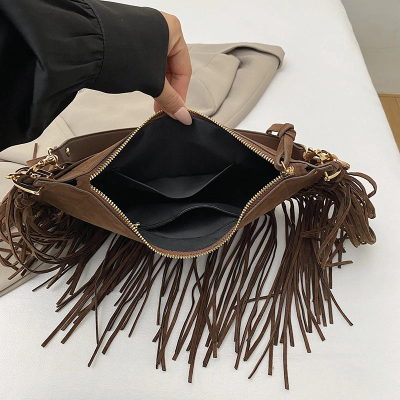 Bolsa Feminina de Franjas em Camurça