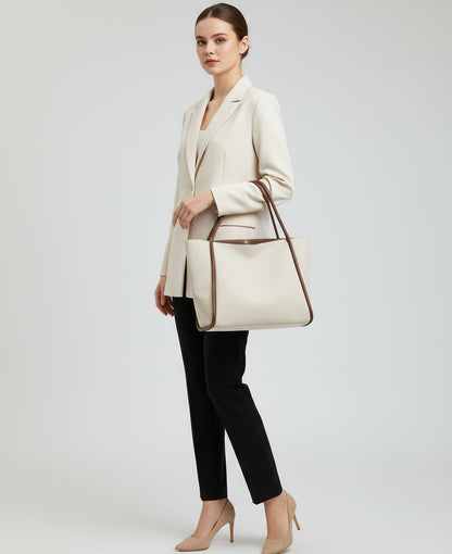Bolsa tote feminina bege com alças marrons em tecido premium estruturado