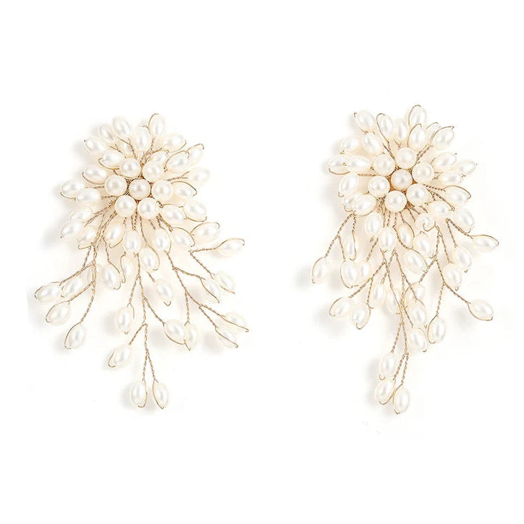 Brinco Feminino de Pérolas com Design Alongado