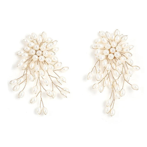 Brinco Feminino de Pérolas com Design Alongado