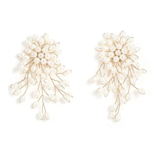 Brinco Feminino de Pérolas com Design Alongado