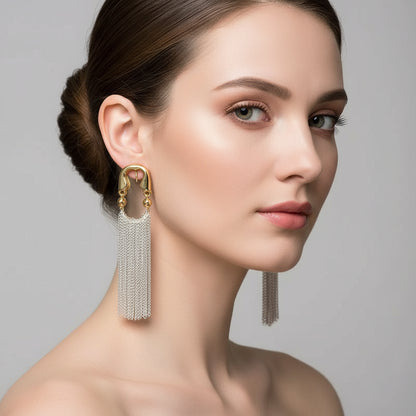 Brinco Longo Feminino com Correntes – Design Elegante e Sofisticado