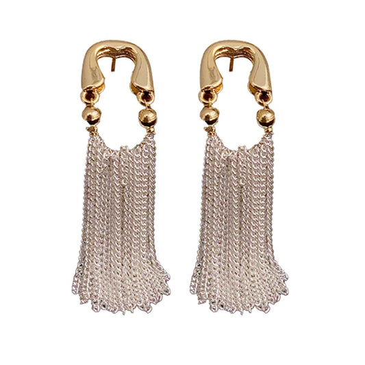 Brinco Longo Feminino com Correntes – Design Elegante e Sofisticado