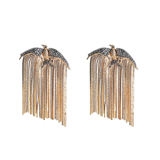 Brinco Feminino Águia Dourada com Correntes — Estilo Elegante e Moderno