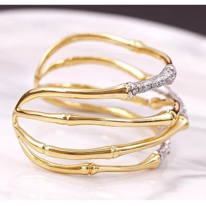 Bracelete Dourado Feminino com Detalhes em Strass Premium