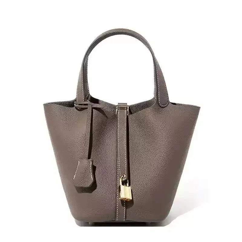 Bolsa Feminina Estruturada com Alça de Mão