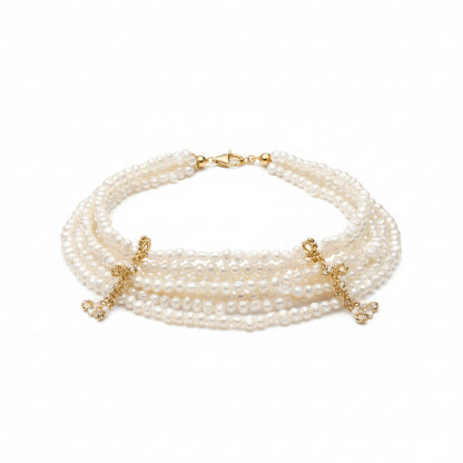 Colar Choker de Pérolas Delicadas com Detalhes Dourados - joia Fina