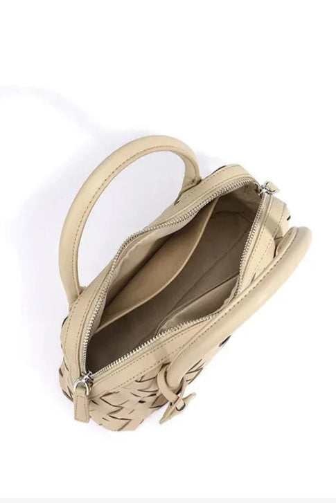 Bolsa Feminina Estruturada com Acabamento Trançado