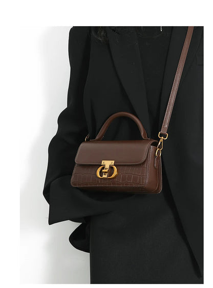 Bolsa Feminina Tiracolo e de Mão com Fivela Dourada