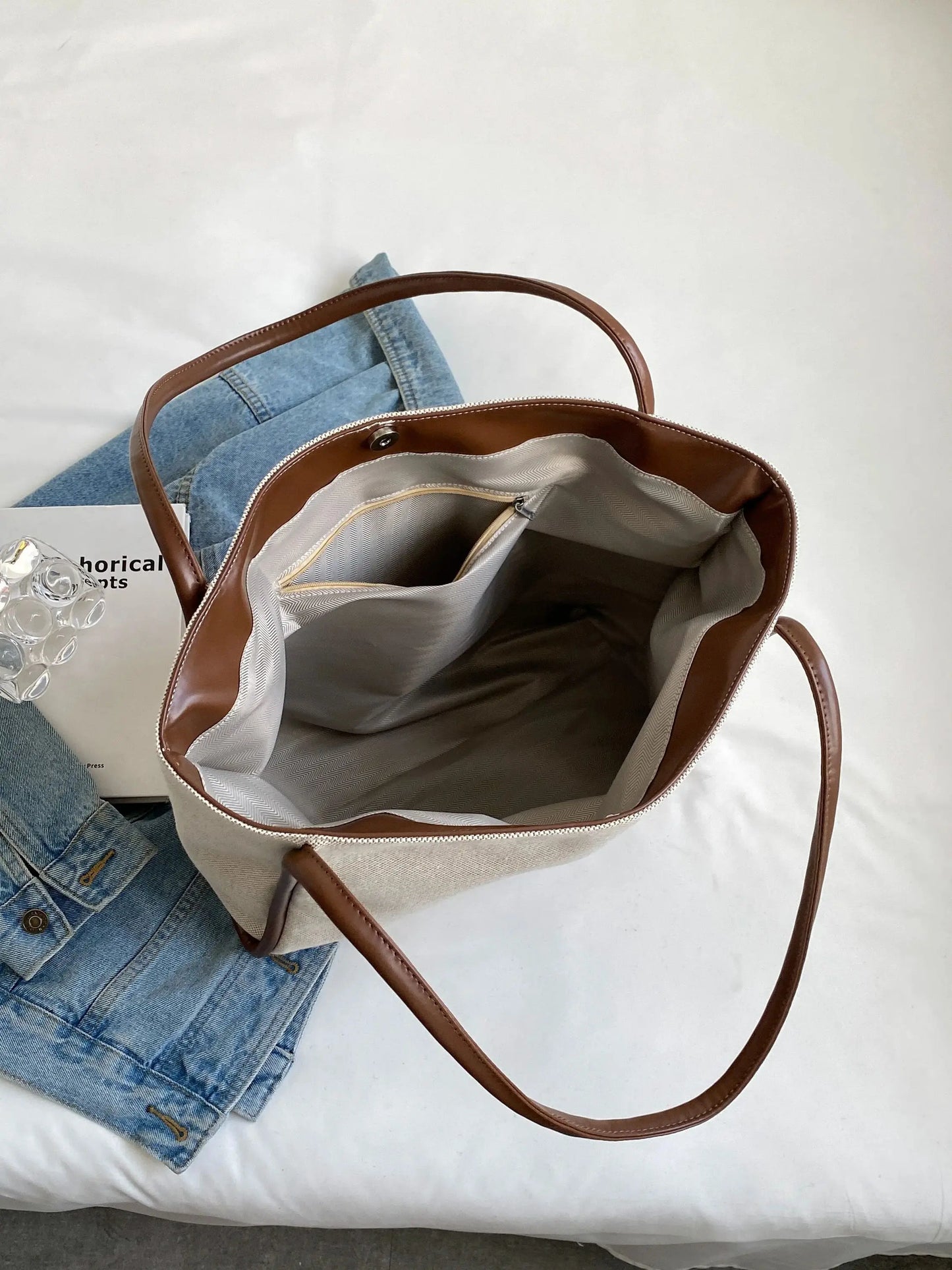 Bolsa Tote Feminina Bege com Alças Marrom em Tecido Premium Estruturado