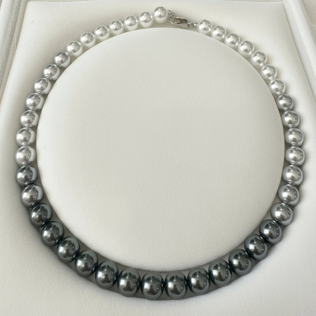 Colar de Pérolas Champanhe com Gradiente Branco Elegante