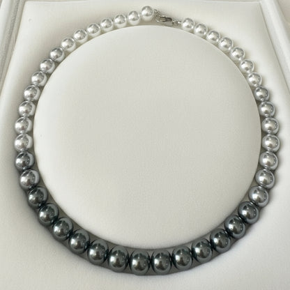 Colar de Pérolas Champanhe com Gradiente Branco Elegante