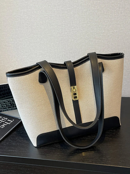 Bolsa Tote Feminina Bege com Detalhes em Couro Marrom e Fecho Dourado