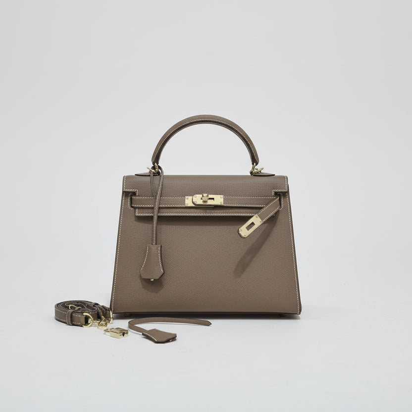 Bolsa Feminina de Couro Estruturada com Alça de Mão e Transversal