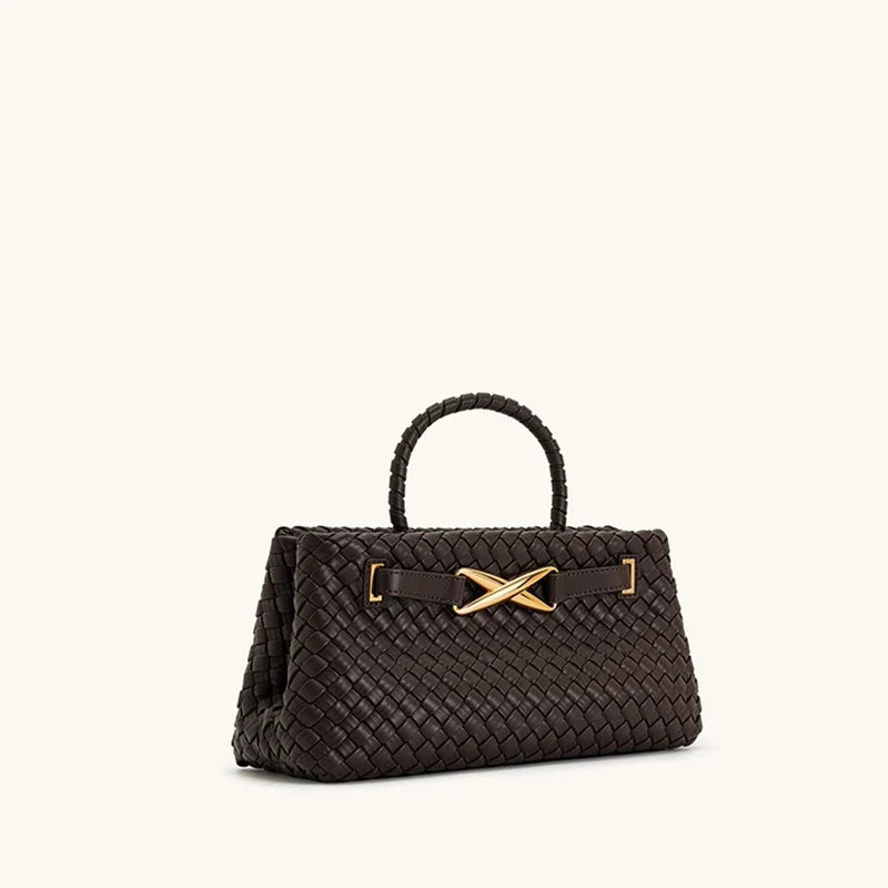 Bolsa Feminina de Mão Trançada com Detalhe Dourado