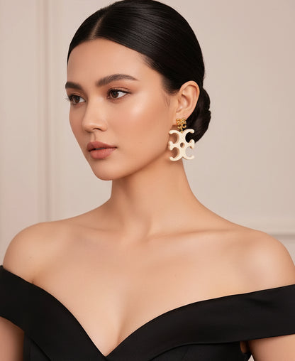 Brinco Feminino Grande Vazado com Detalhe Dourado