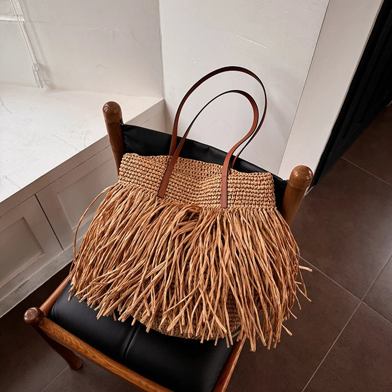 Bolsa Feminina de Palha com Franjas