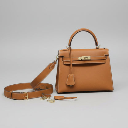 Bolsa Feminina de Couro Estruturada com Alça de Mão e Transversal