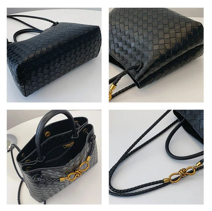 Bolsa Feminina Trançada com Alça de Mão e Detalhe Dourado