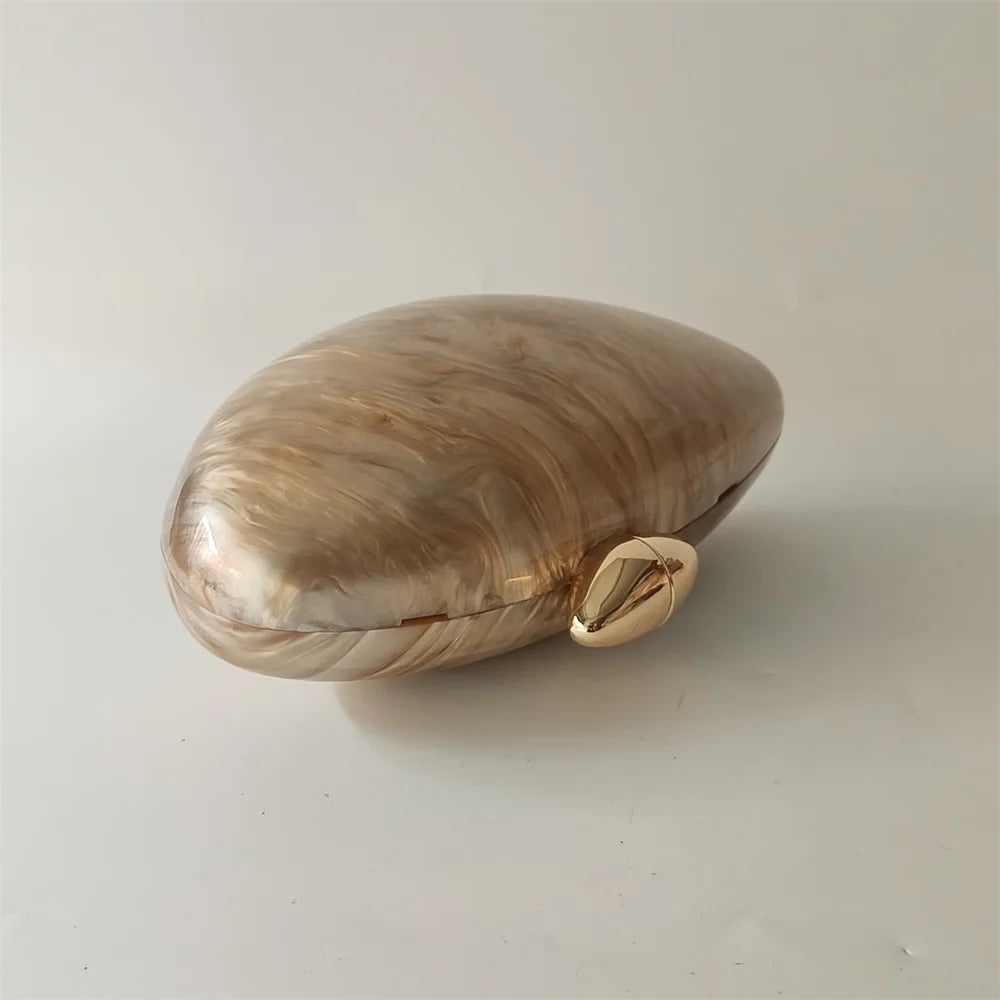Bolsa de Mão Perolada para Festa – Alça Dourada Elegante