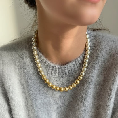 Colar de Pérolas Champanhe com Gradiente Branco Elegante