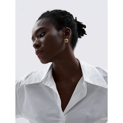 Brinco Feminino Folheado a Ouro em Design Vazado Moderno