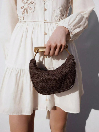 Bolsa Feminina de Mão em Palha com Alça Dourada