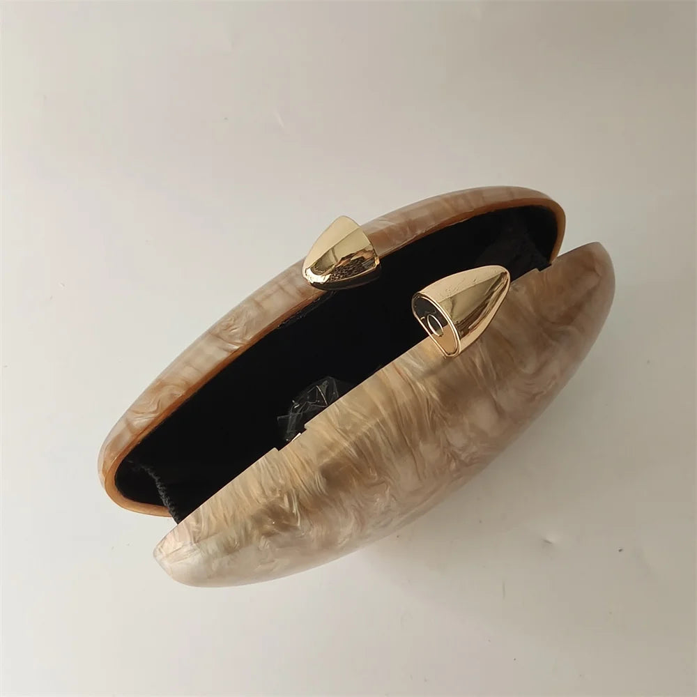 Bolsa de Mão Perolada para Festa – Alça Dourada Elegante