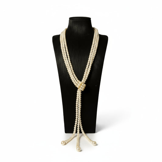 Colar Longo de Pérolas Tripla Camada – Estilo Clássico Moderno