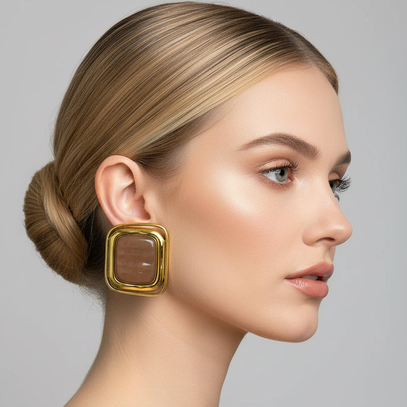 Brinco Feminino Dourado Quadrado com Pedra Camila