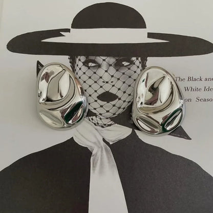 Brinco Feminino Esculpido em Metal Premium