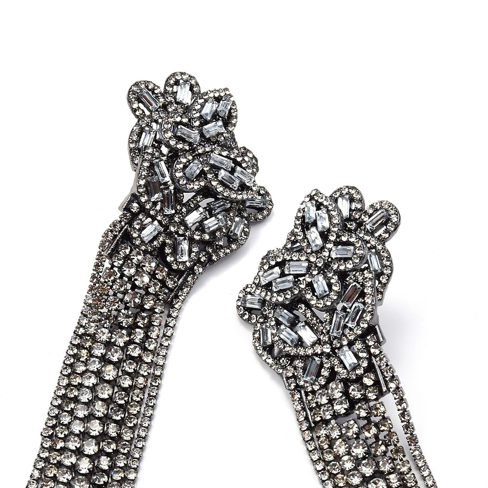 Brinco Feminino Longo com Strass