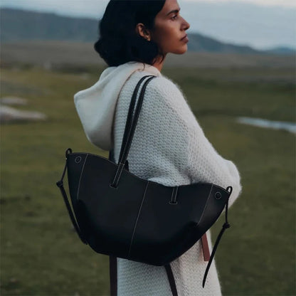 Bolsa Tote Feminina Preta de Ombro com Necessaire