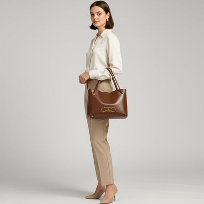 Bolsa feminina marrom de couro sintético com detalhe dourado premium