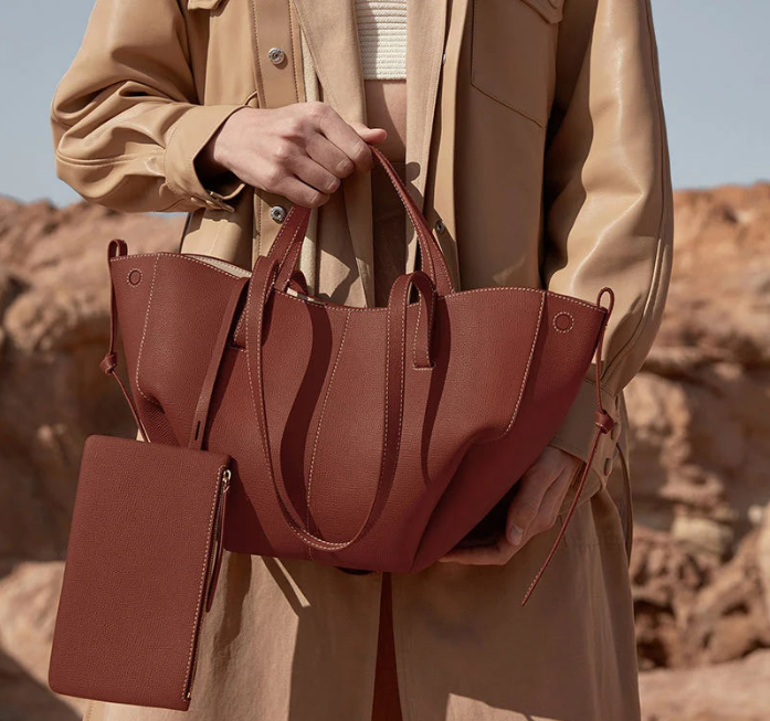 Bolsa Tote Feminina Marrom de Ombro com Necessaire