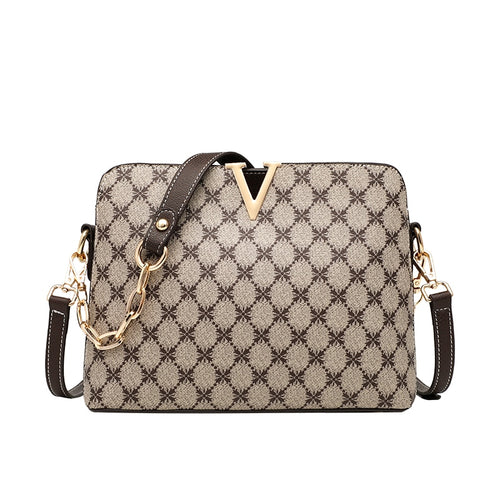 Bolsa Feminina Monograma Marrom com Alça Transversal e Detalhe Dourado