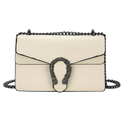Bolsa Feminina Quadrada com Corrente em Couro – Design Elegante